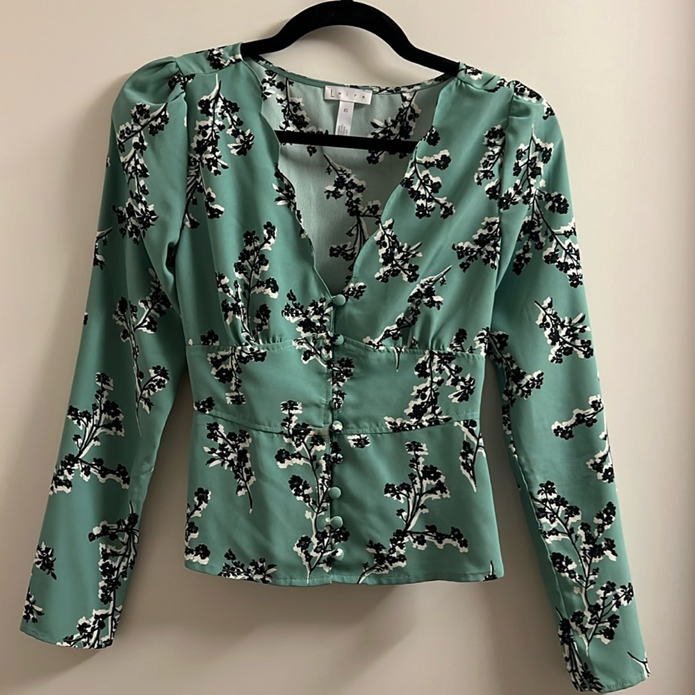 Leith light green white floral blouse Size XS